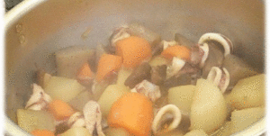 イカと大根のふくめ煮・回鍋肉(ホイコーロー)・豚となめこの炒め物