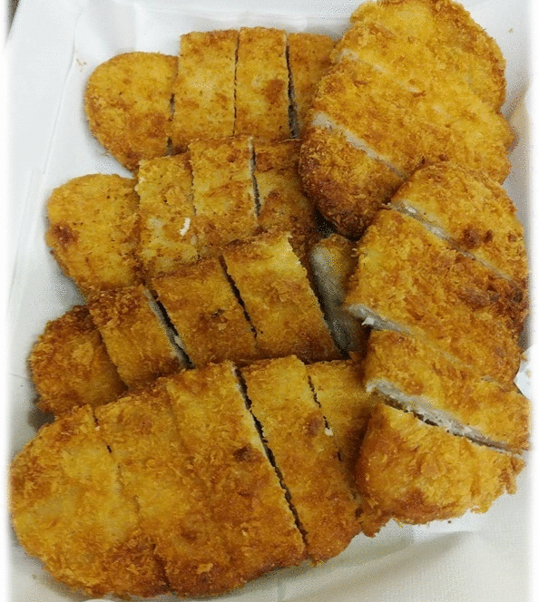 「ロースカツ」　「肉野菜炒め」　「ポテト・玉子サラダ」　「豚としめじの醤油煮」 　「桜プリン」　