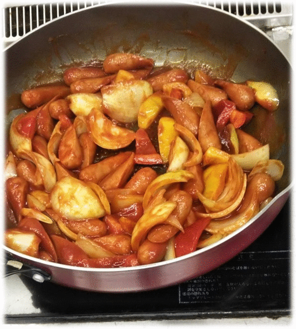 「ソーセージのケチャップ炒め」　「ソーセージと厚揚の煮物」　「白菜のうま煮」　「煮玉子」