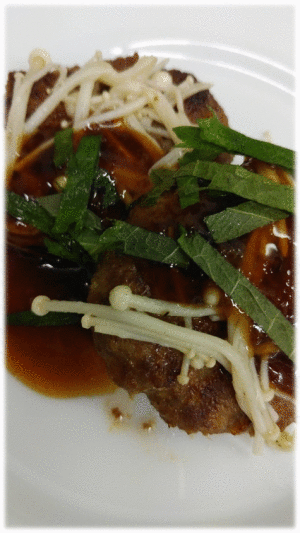 「和風おろしハンバーグ」　「鶏と玉子のチリソース」　「イカとエリンギのバターソテー」　「肉野菜炒め」　「厚揚げと鶏のみぞれ煮」　「MIXフルーツ」