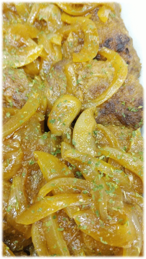 「マッシュルーム入煮込みハンバーグ」　「牛肉と野菜のオイスター炒め」　「ミートボールとキャベツの煮物」　「オクラときゅうりのサラダ」　「メロン」　「杏仁豆腐」