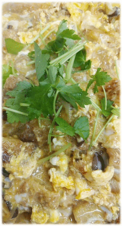 「ロースカツの玉子とじ」　「肉団子の旨煮」　「中華風肉野菜炒め」　「鶏ときのこのサラダ風味」　「だし巻き玉子」　「バニラヨーグルト」　「梨（新興）」