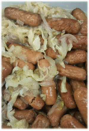 「シュークルート」　「豚の生姜焼き」　「鶏のトマト煮」　「おでん」　「肉団子のうま煮」　「柿」　「かぼちゃプリン」　