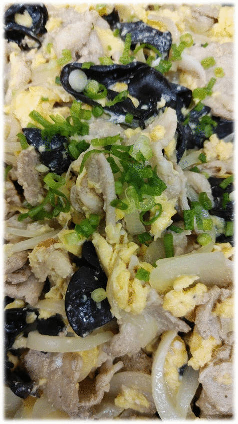 「豚肉とキクラゲの玉子炒め」　「エビマヨ」　「牛肉とナスのデミソースグラタン」　「厚焼玉子」　「あったか おでん🍢」　「りんご(王林)🍎」　「プリン🍮」