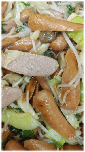 「ウインナー中華炒め」　「プリプリ エビマヨ🦐」　「きのこオムレツ🍄」　「クリームチャウダー」　「春雨サラダ」　「キュウイフルーツ」　「プリン🍮」