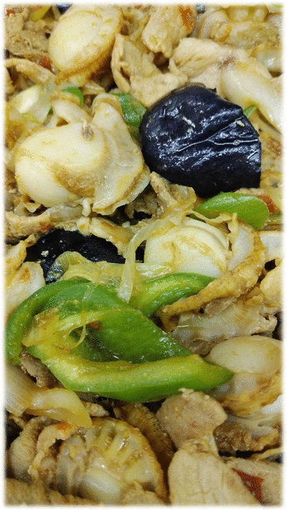 「ベビーホタテと野菜のみそ炒め」　「もやしと大葉のナムル」　「ロールキャベツ」　「牛肉のしぐれ煮」　「小松菜の玉子とじ」　「豚肉と野菜のキムチ炒め」　「苺🍓」　「チョコババロア」