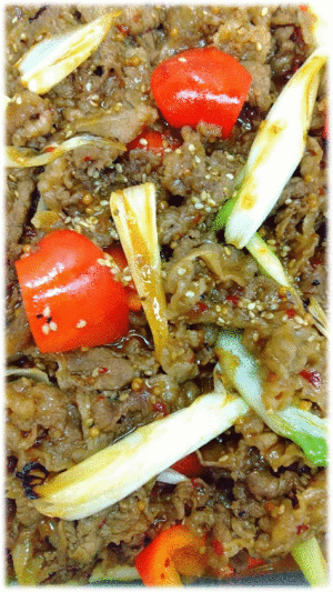 「牛カルビ焼き」　「白菜のうま煮」　「ニラ玉」  「豚のアンチョビ風味」　「クリームコロッケ」  「プリン🍮」　「柿」