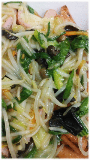「ウインナー五目あんかけ」　「鶏親子煮」  「野菜と豚しゃぶ」　「トマト・ツナサラダ」  「鶏大根」　「パイナップル🍍」　「杏仁豆腐」
