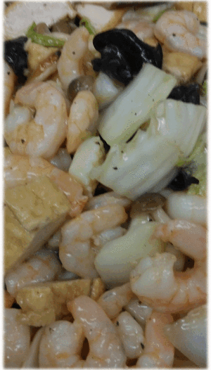 「海鮮旨煮🦐」　「牛肉と野菜のプルコギ」　「麻婆豆腐」  「オクラのおひたし」　「鶏とれんこんのソテー」  「ふきのとう味噌」　「パイナップル🍍」　「プリン🍮」