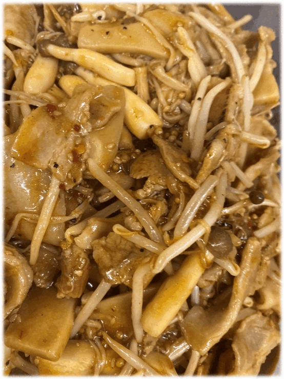 「豚肉と茸の中華炒め🍄」　「ソーセージと豆のソテー」  「海老と帆立のうま煮🦐」　「牛肉とトマトのオイスター炒め🍅」  「ポテトサラダ🥔」　「マンゴーゼリー🥭」　「パイナップル🍍」