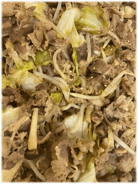 「牛肉とキャベツのオイスター炒め🐂」　「玉こんにゃくの煮物」　「海老と白菜のうま煮🦐🥬」　「豚肉の味噌マヨネーズ炒め」　「里芋とベーコンソテー🥓」　「マンゴーゼリー🥭」　「キウイ🥝」