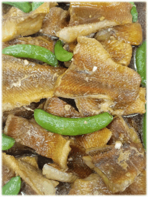 「赤魚の煮つけ🐠」　「ニラ豚」　「海老と根菜のあんかけ🦐」　「ぶり大根🐟」　「豚とブロッコリーの味噌マヨ炒め🥦」　「新潟お祭り屋台🏮の定番 ポッポ焼き」　「プリン🍮」　「みかん🍊」
