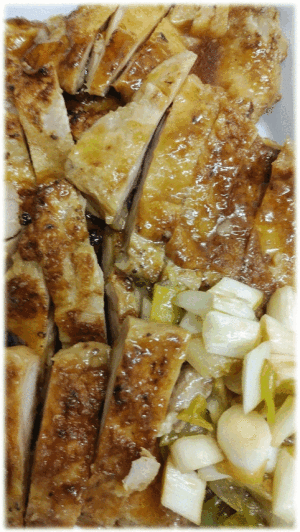 「照焼チキン🍗」　「牛肉とトマトのオイスター🐂」　「エビチリソース🦐」　「ツナ・マカロニサラダ🥗」　「和風ハンバーグ」　「ぶどう🍇」　「ヨーグルト🥛」