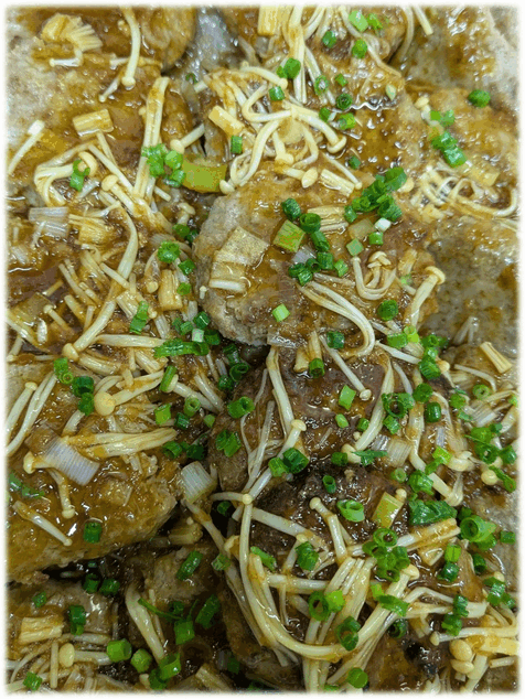 「和風きのこハンバーグ🍄」　「麻婆豆腐」　「肉野菜中華炒め🍖🥬」　「ウインナースクランブルエッグ」　「オクラおひたし」　「パイナップル🍍」　「草(よもぎ)大福餅🍃」　「杏仁豆腐🥛」