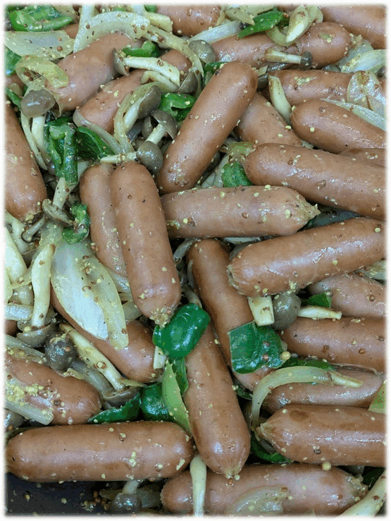 「ウインナーと野菜のマスタード炒め」　「牛肉のスキ煮🐂」　「チキン竜田揚🍗」　「パスタ・ハムサラダ🥗」　「エビフライ🍤」　「バナナ🍌」　「プリン🍮」