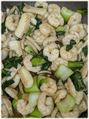 「海鮮中華炒め🦐🦑🥬」　「豚バラ・茄子の甘みそ風味🍆」　「やわらか 煮豚🍖」　「ボリューム満点！ 栃尾の油揚げ(ネギ味噌)」　「マカロニサラダ🥗」　「パイン🍍」　「マンゴーミルク🥭」