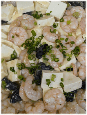 「海老と豆腐のとろみ煮🦐」 「ウインナー野菜あんかけ🥬」　「鶏肉玉子とじ🍲」　「ボリューム満点！ 栃尾の油揚げ(ネギ味噌)」　「玉子サラダ🥚🥗」　「りんご(サンフジ)🍎」　「フルーチェ🍓🥛」