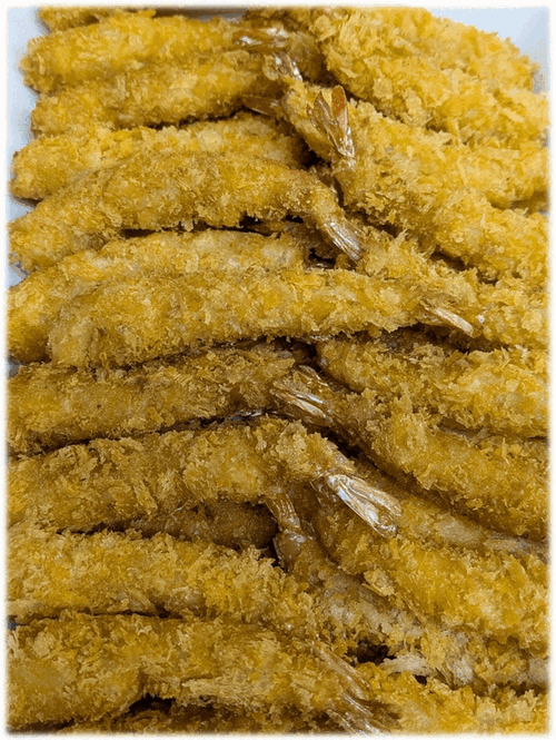 「エビフライ🍤タルタルソース」　「牛肉とトマトのオイスターソース炒め🐂🍅」　「ご当地グルメ イタリアン焼きそば」　「ウインナーソテー」　「ツナ＆マカロニサラダ🥗」　「バナナ🍌」　「杏仁豆腐🥛」