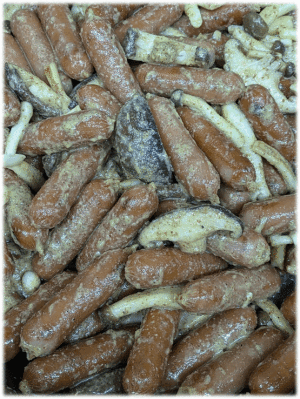 「ウインナーときのこのマスタード炒め🍄」　「筑前煮🍲」　「豚とキクラゲ・玉子の中華炒め」　「オクラのおひたし🍃」　「大根と厚揚げのおでん🍢」　「りんご🍎」　「フルーチェ🥛🍈」