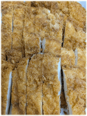 「チキンカツ🍗」　「牛肉とトマトの牡蠣油炒め🐂🍅」　「肉じゃが🍖🥔」　「ツナ＆マカロニサラダ🥗」　「もやしのナムル」　「キウイ🥝」　「コーヒーゼリー☕」