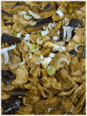 「豚バラとナスの味噌炒め🥓🍆」　「照焼チキン🍗」 「ぷりぷり 海老マヨネーズ🦐」　「玉子焼き🍳」 「ぶどう🍇」　「プリン🍮」