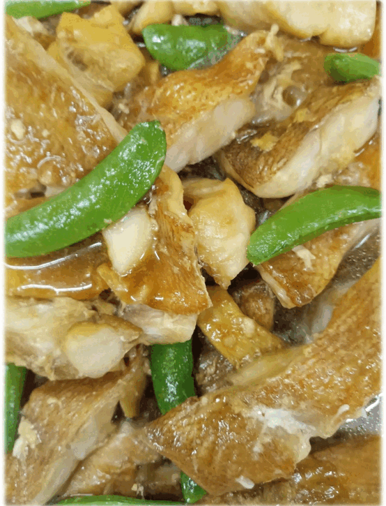 「赤魚の煮つけ🐠」　「豚のバルサミコソース」  「牛カルビ焼き🐂」　「イカと茄子の味噌炒め🦑🍆」  「若鶏のクリーム煮」　「杏仁豆腐」　「パイン🍍」