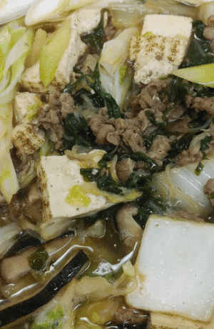 「牛すき煮🐂」　「麻婆豆腐」　「チキン竜田🐔」  「パスタサラダ🥗」　　「豚肉野菜の塩麴炒め🐖🧂」  「りんご🍎」　　　　　　　　　　　「杏仁豆腐🥛」