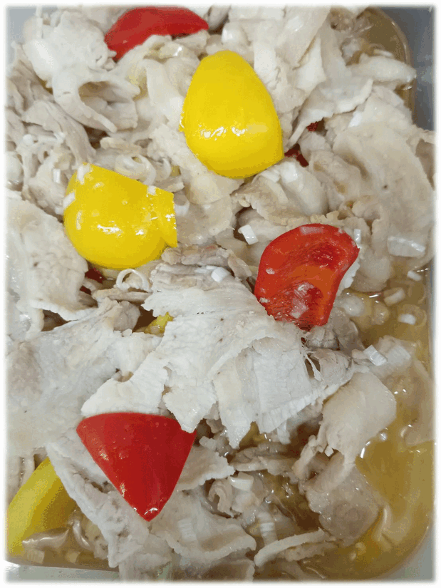 「ネギ塩豚カルビ🐖」「シュークルート」「牛と白菜のすき煮」「茄子の甘味噌炒め」「チキンカツ」「杏仁豆腐」「パイン🍍」