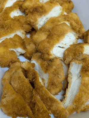 「チキンカツ🍗」  　　　　「豚しゃぶサラダ🐖🥗」  「ウインナー野菜あんかけ🥬」　　　「中華肉団子🍖」  「オクラおひたし」 「パイナップル🍍」 「プリン🍮」