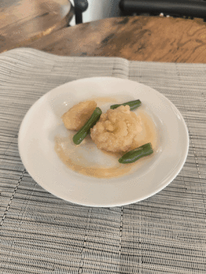 「鶏竜田揚げ　ポン酢マヨネーズ🍗」　「中華肉団子🍖」  「ふわふわ　だし巻き玉子🍳」　 「ごぼうサラダ🥗」  「草大福餅🍃」　「りんご🍎」　「プリン🍮」