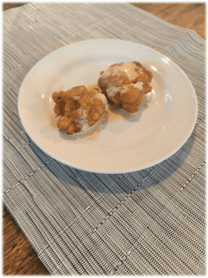 「鶏唐揚げ🍗ポン酢マヨ」　「豚肉生姜焼き🥓」　「厚焼玉子🍳」　「ウインナー炒め🌭」　「マカロニサラダ🥗」　「バナナ🍌」　「草大福餅🍃」　「マンゴーフルーチェ🥭🥛」
