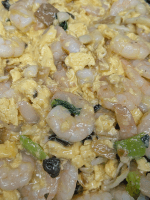 「海老の玉子あんかけ🦐🥚」 「やわらか 煮豚🍖」 「ウインナーと野菜の旨煮🥬」 「ベイクドエッグ」 「ごぼうサラダ🥗」 「ぶどう🍇」 「プリン🍮」 「海老の玉子あんかけ🦐🥚」 「やわらか 煮豚🍖」 「ウインナーと野菜の旨煮🥬」 「ベイクドエッグ」 「ごぼうサラダ🥗」 「ぶどう🍇」 「プリン🍮」